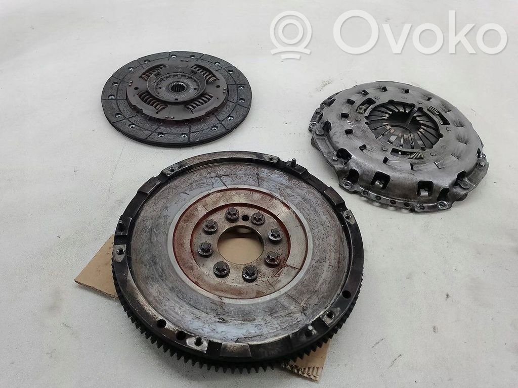 Ford Transit Plaukiojantis dviejų masių smagratis 