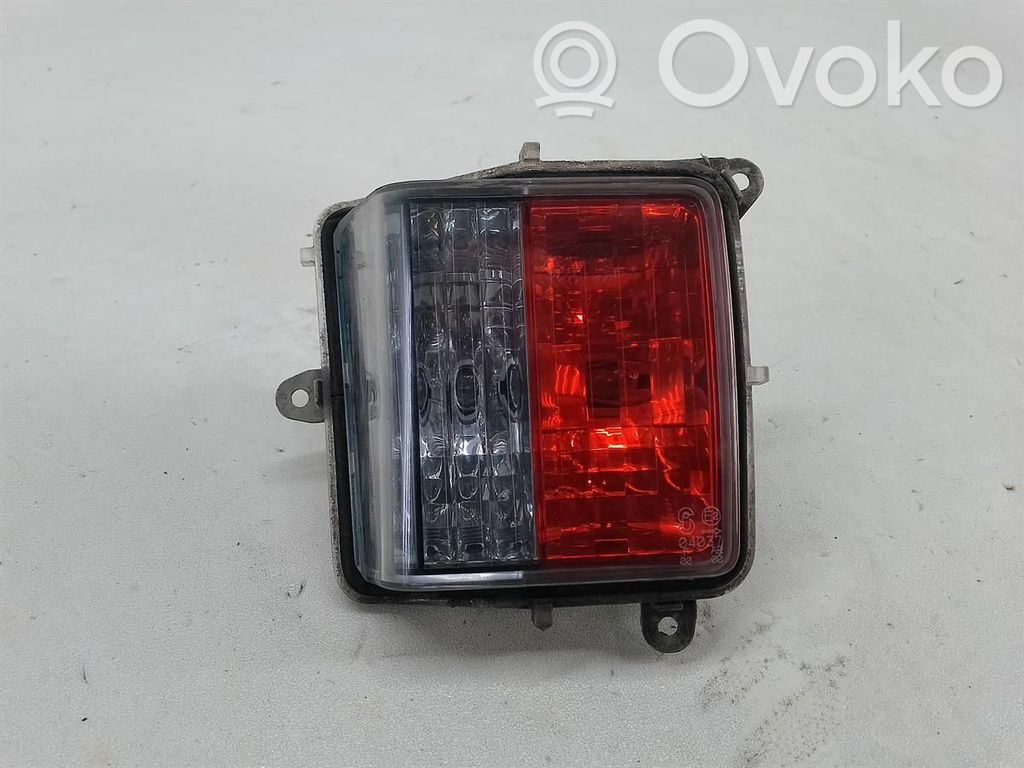 Tailgate rear/tail lights
