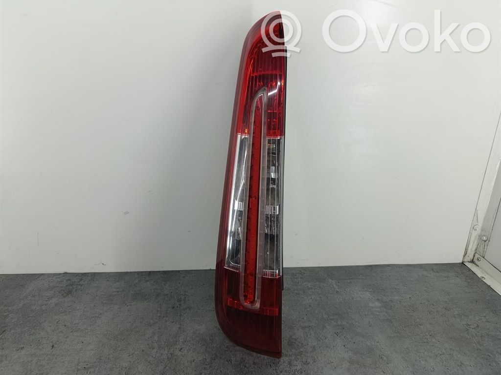 Ford C-MAX I Rear/tail lights 
