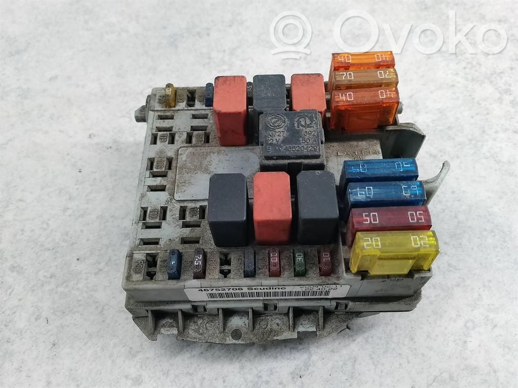 Fiat Doblo Saugiklių dėžė (komplektas) 