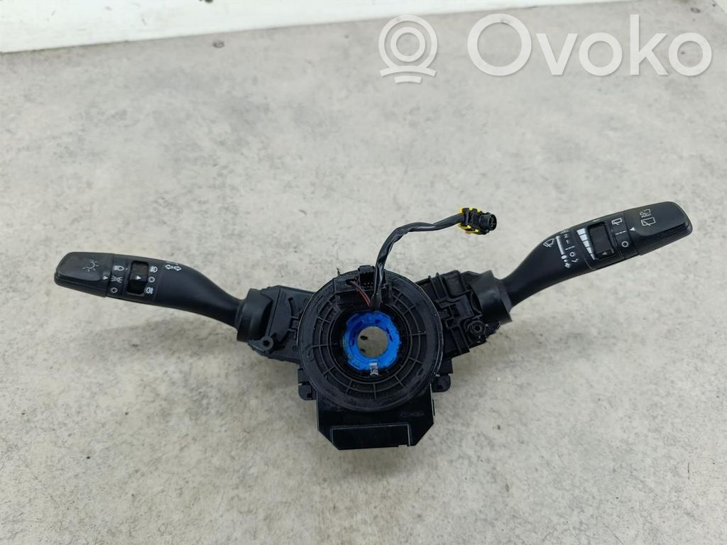 KIA Carens III Interruptor/palanca de limpiador de luz de giro 