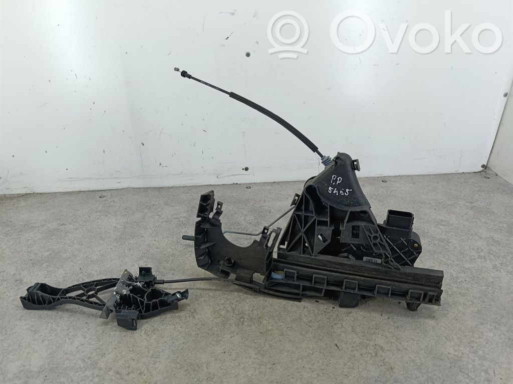 Volvo V50 Priekšpusē slēdzene 
