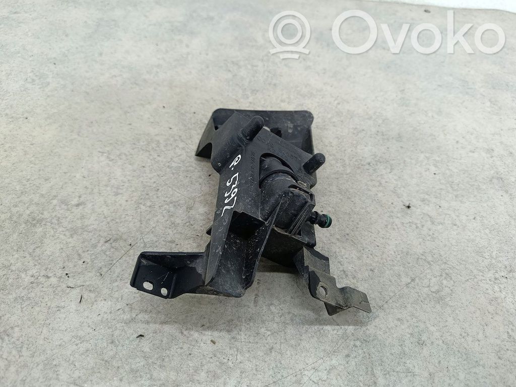 Mazda 5 Headlight washer spray nozzle 