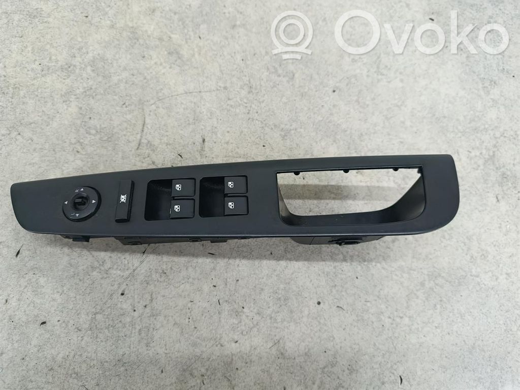 KIA Ceed Quarter vent window switch 