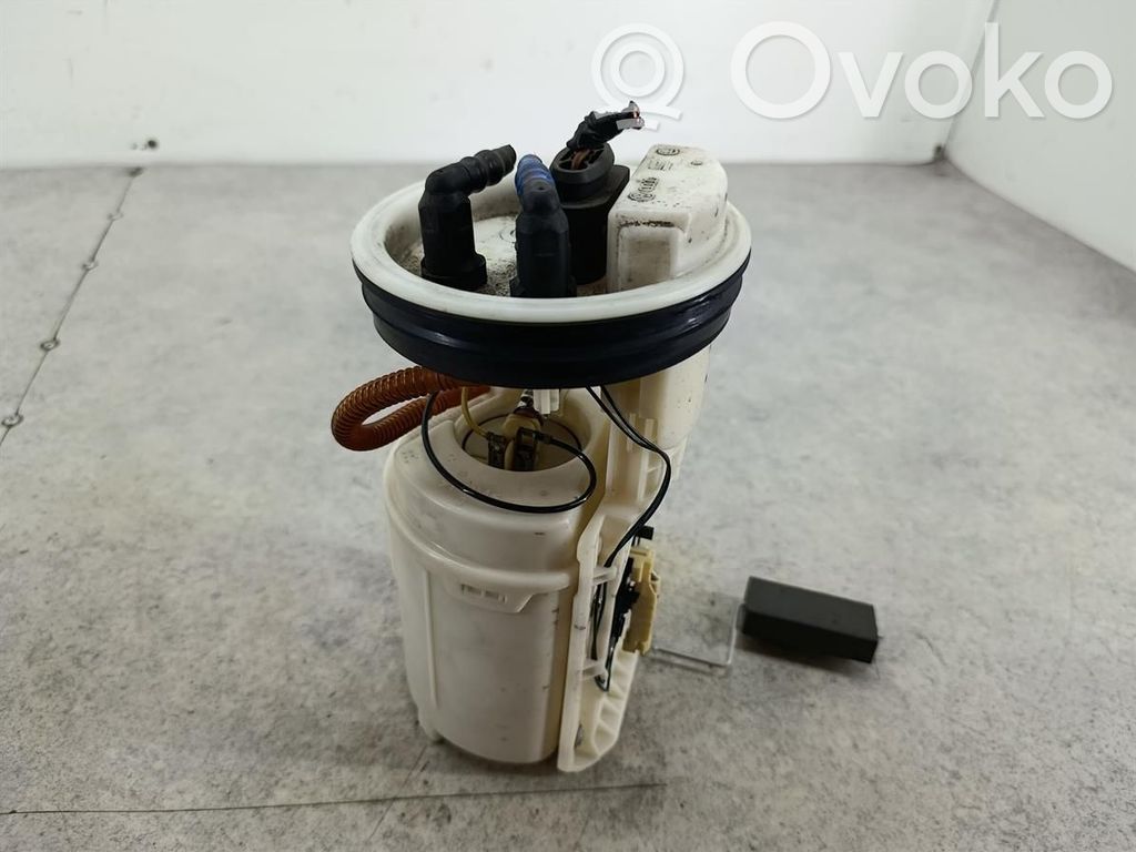 Bomba interna de combustible   8L0919051E