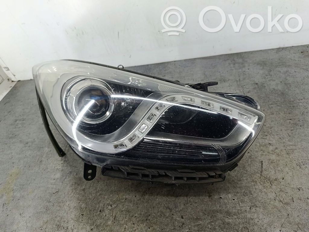 Hyundai i40 Lampa przednia 