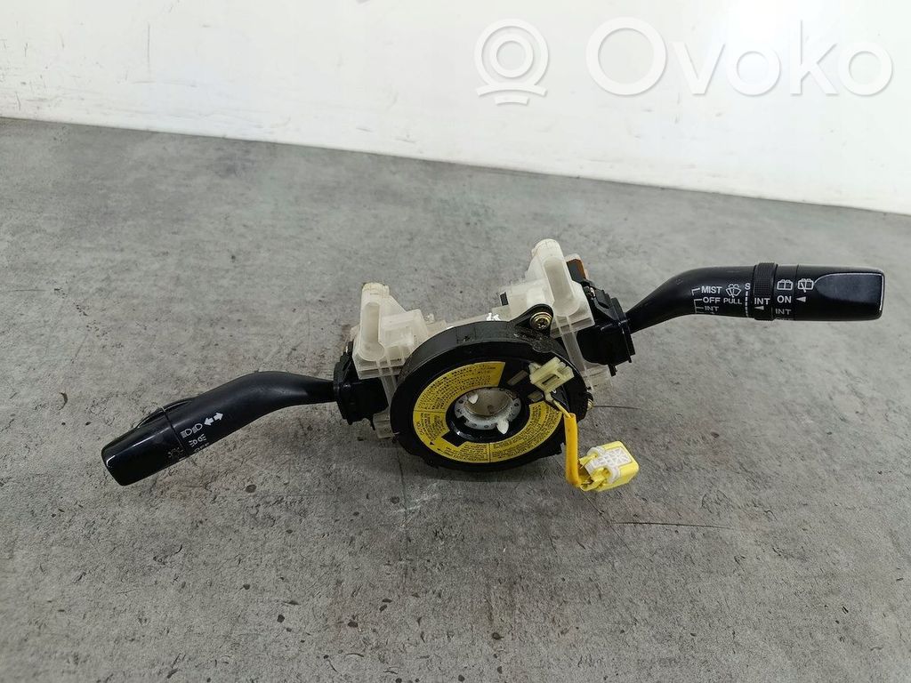 Commodo, commande essuie-glace/phare   GE6V17C935