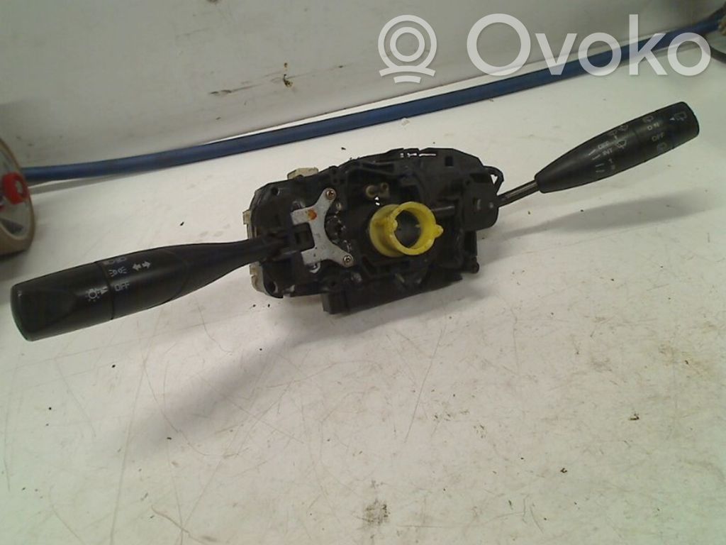 Mazda 323 Boutons / interrupteurs volant 