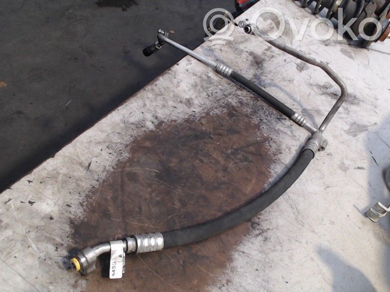Ilmastointilaitteen putki (A/C)   6953419,6953419