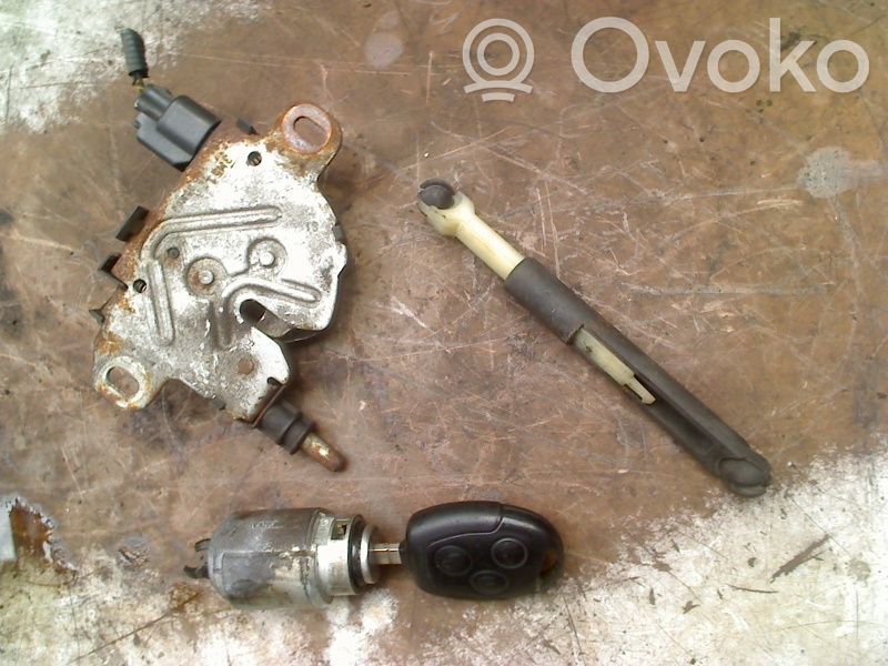 Spyna variklio dangčio   3M5116700AB,3M5116700AB