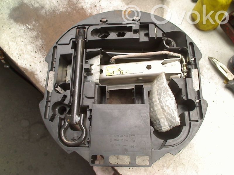 Kit d’outils   8200578163,8200578163