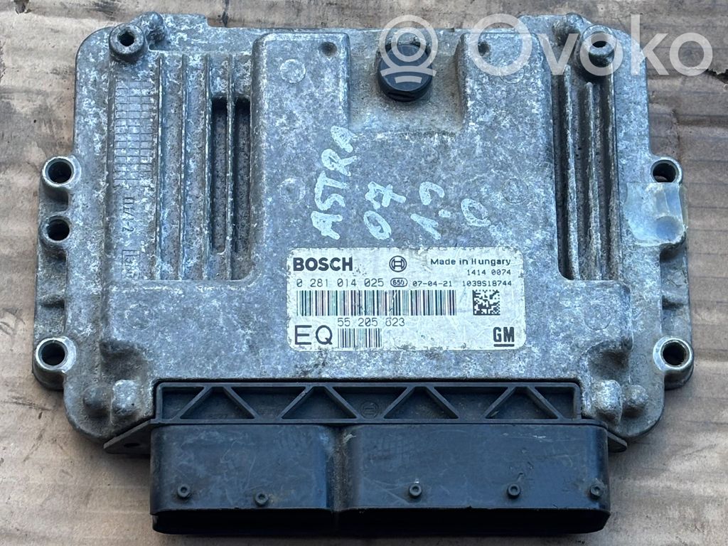 Opel Astra H Engine control unit/module 