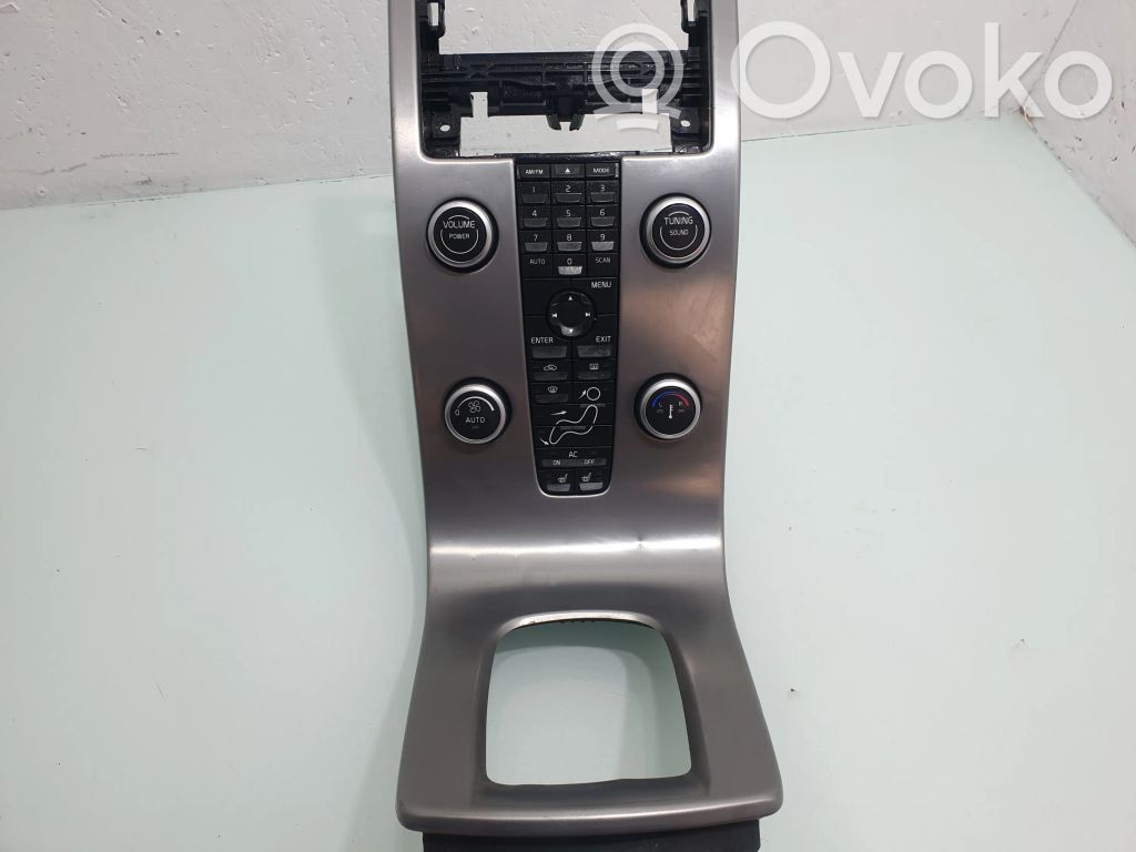 Climate control unit   1650580