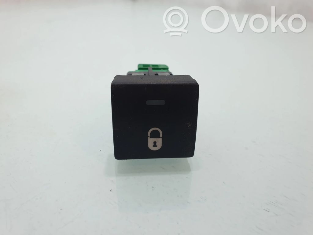 Central locking switch button   96582880XT