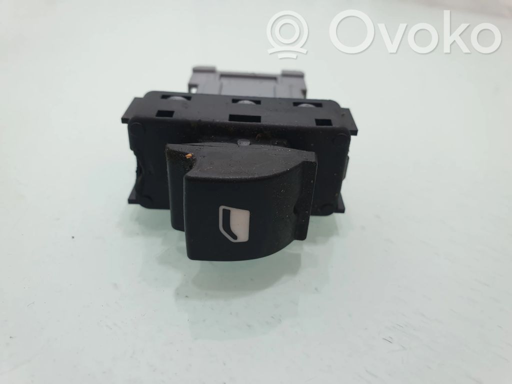 Citroen Berlingo Electric window control switch 