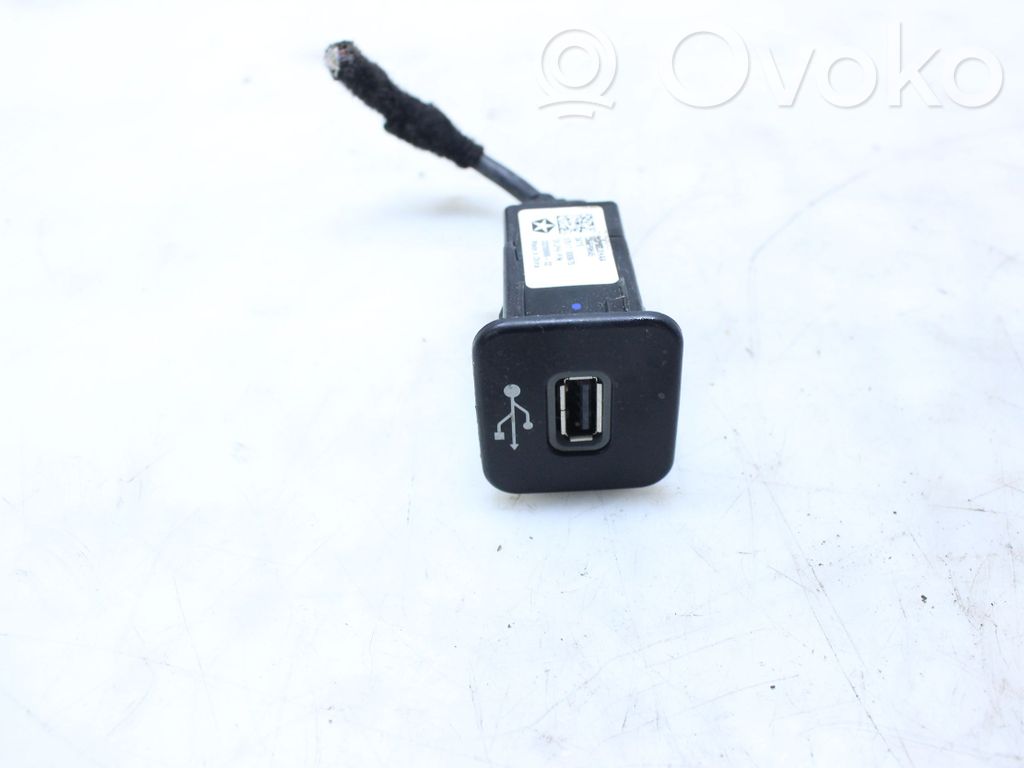 Jeep Compass Gniazdo / Złącze USB 