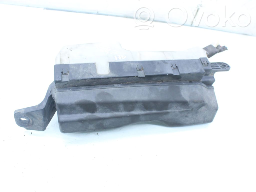 Toyota Corolla Verso AR10 Juego de caja de fusibles 