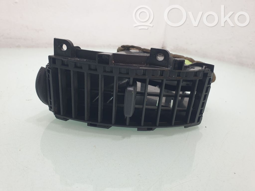 Nissan Note (E11) Rejilla de ventilación central del panel 