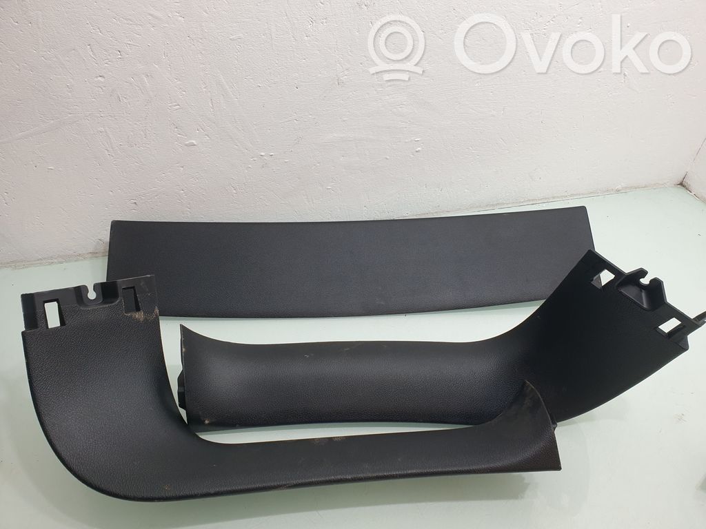 Jeep Cherokee KL Tailgate trim 