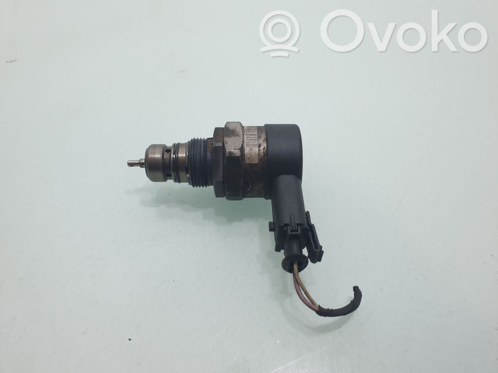 Renault Espace IV Regulador de presión del combustible 