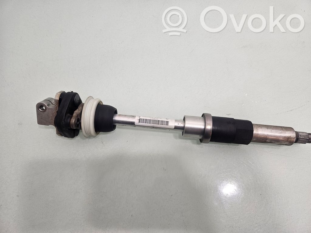 Steering column universal joint   6796542