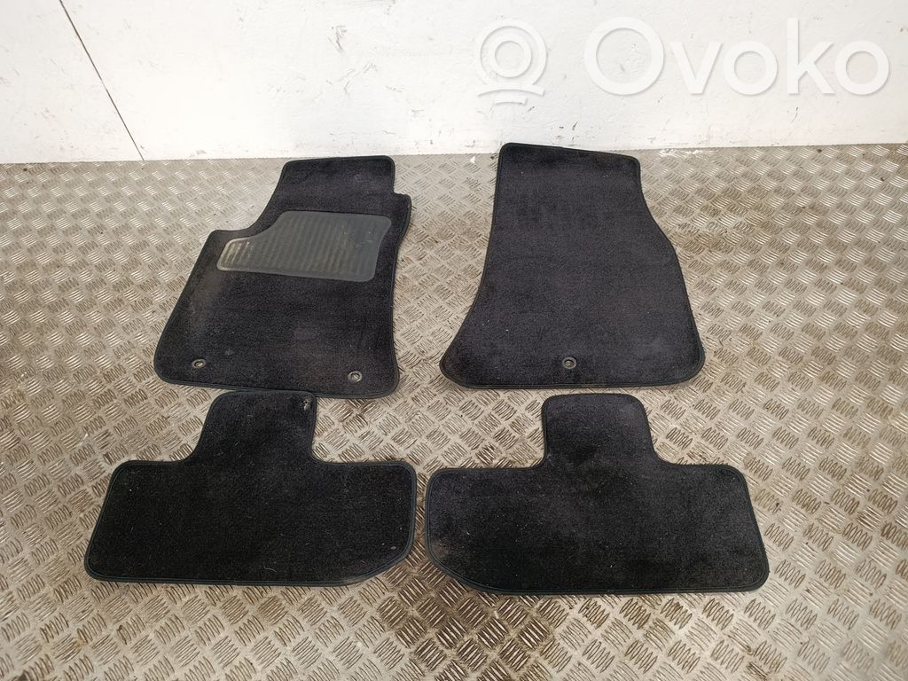 Car floor mat set