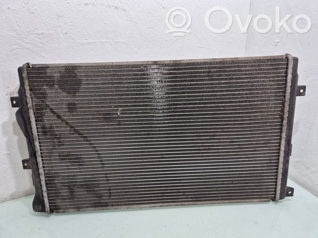 Volkswagen Golf V Coolant radiator 
