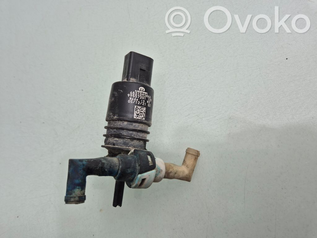 Mercedes-Benz GL X164 Windscreen/windshield washer pump 
