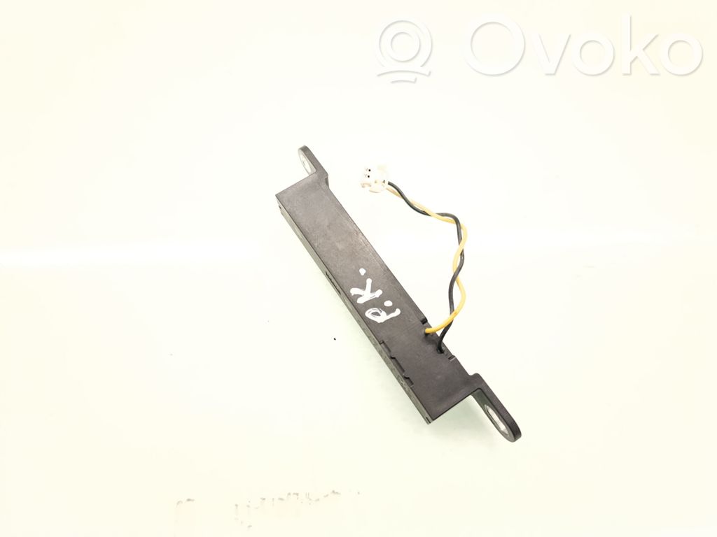 Mazda CX-7 Aerial antenna amplifier 
