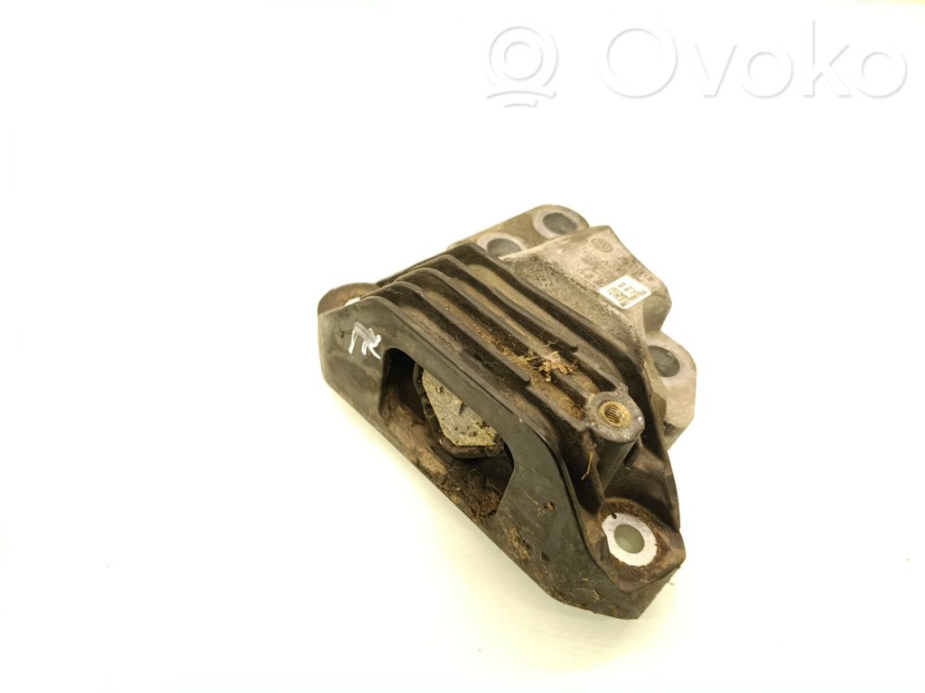 Jeep Renegade Engine mount bracket 