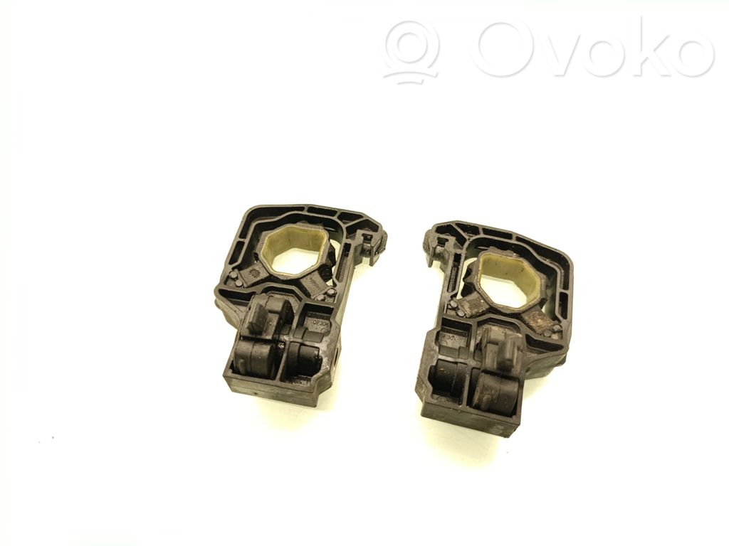 BMW 7 F01 F02 F03 F04 Staffa di montaggio del radiatore 