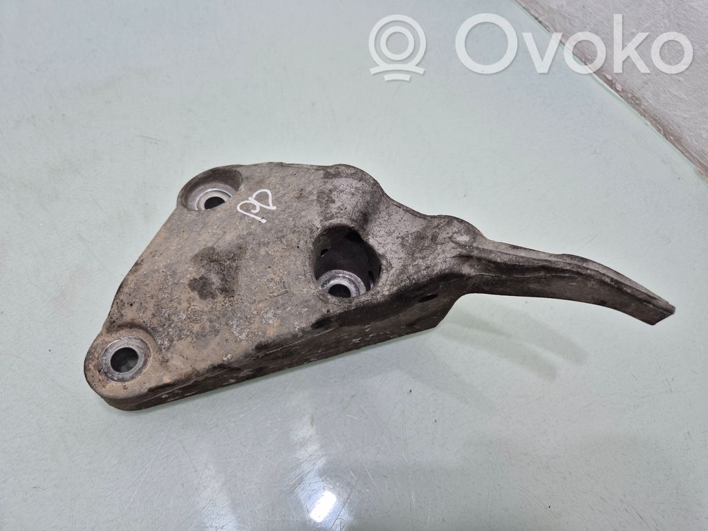 Opel Astra J Engine mounting bracket 