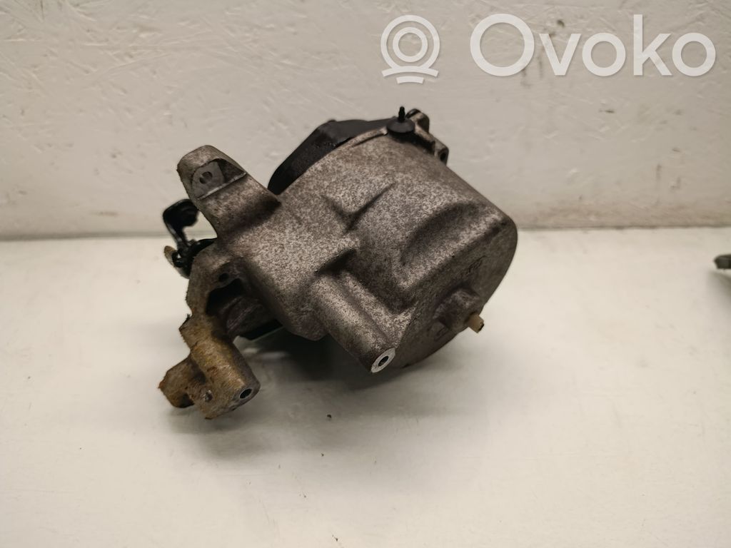 Volvo V40 Fuel filter housing 