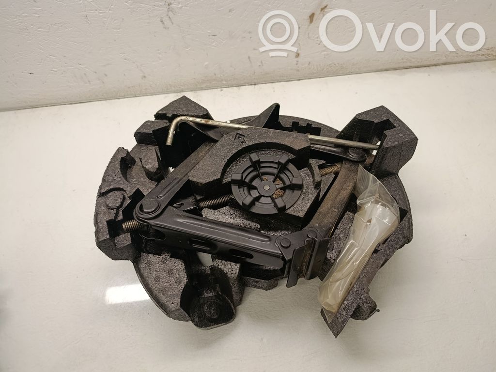 Volvo V40 Tool set 