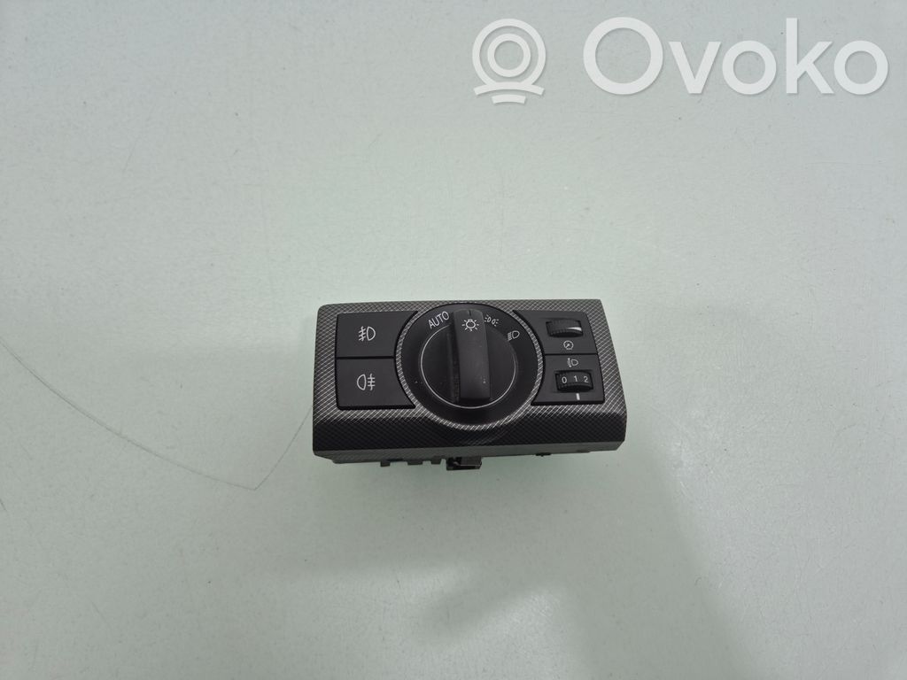 Light switch   20988679