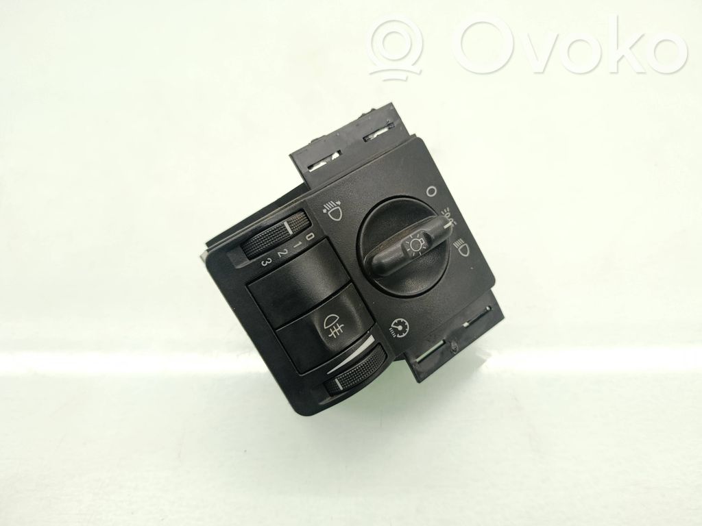 Light switch   09114384