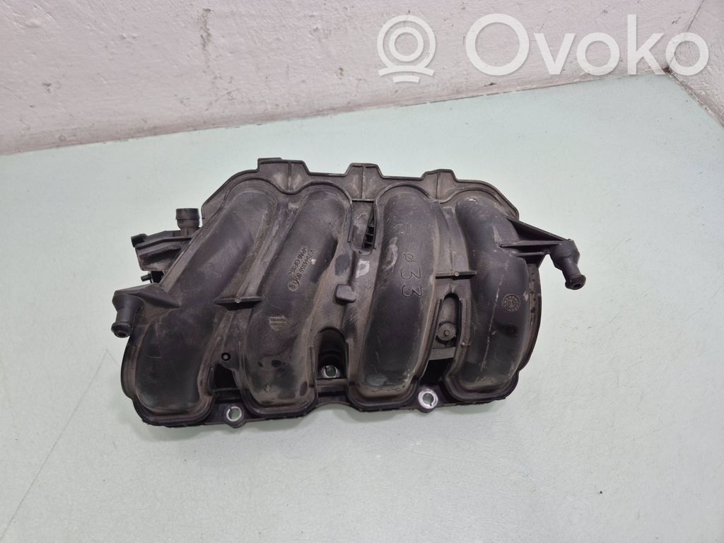 Kolektorius įsiurbimo   V754435580