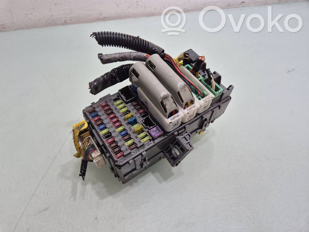 Módulo de fusible   52575LM