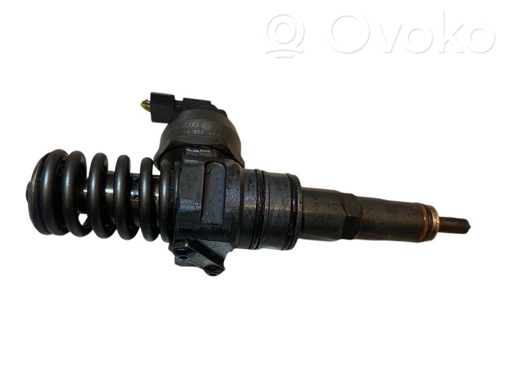 Skoda Octavia Mk2 (1Z) Wtryskiwacz paliwa 