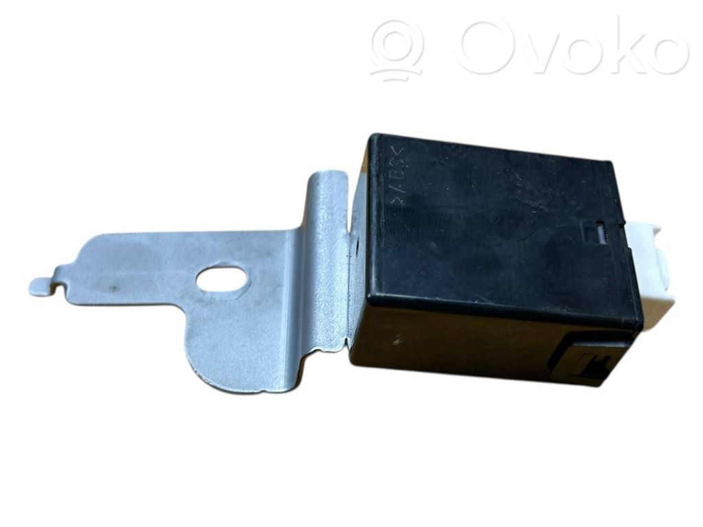 Door central lock control unit/module   X1T85671M,BDB3675DZA