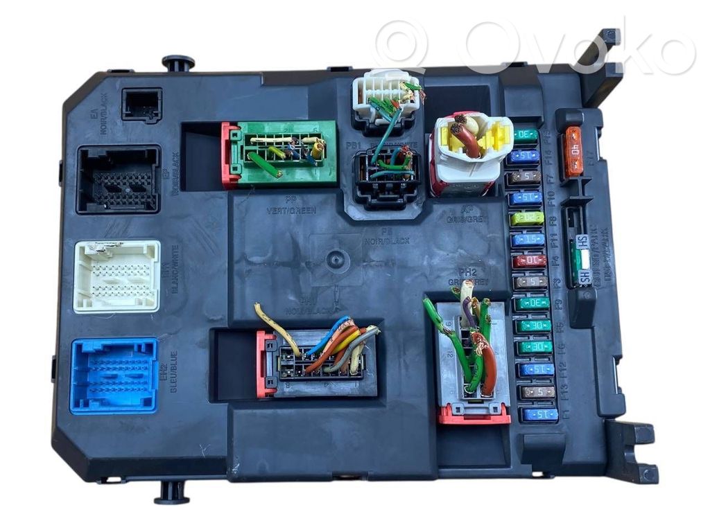 Citroen C3 Picasso Fuse module 