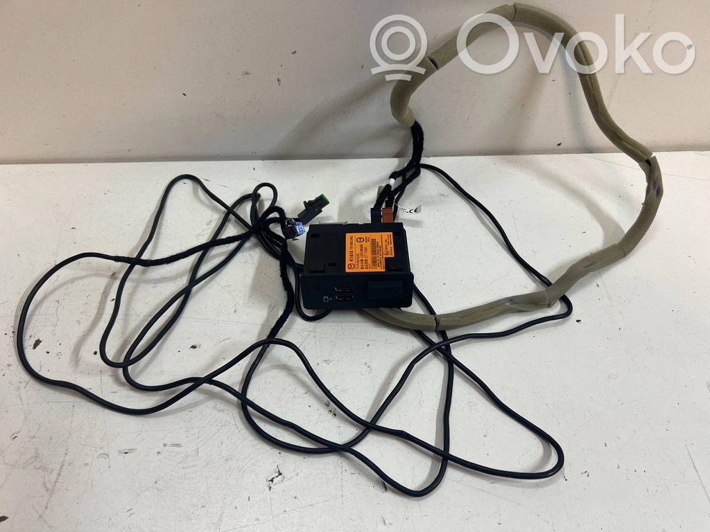USB socket connector   TK78669U0C