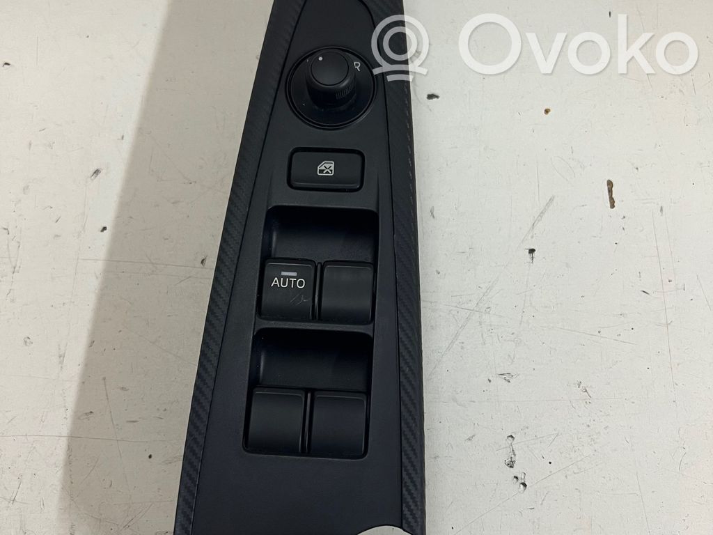 Mazda CX-3 Electric window control switch 
