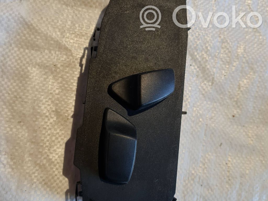 Seat control switch   6936984