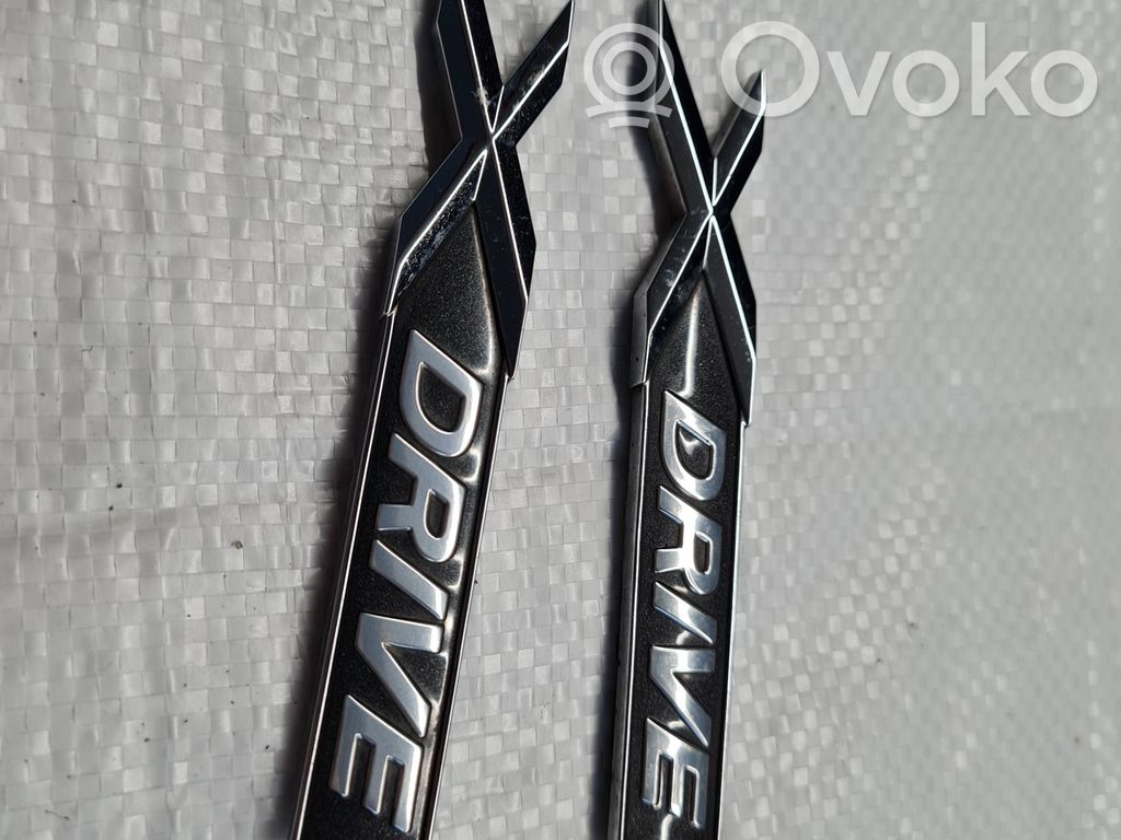 BMW 3 E90 E91 Modelio raidės ant sparno 
