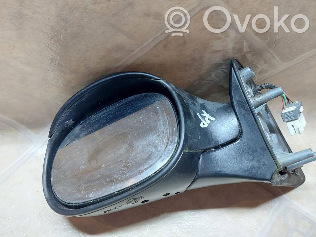 Citroen Xsara Picasso Front door electric wing mirror 