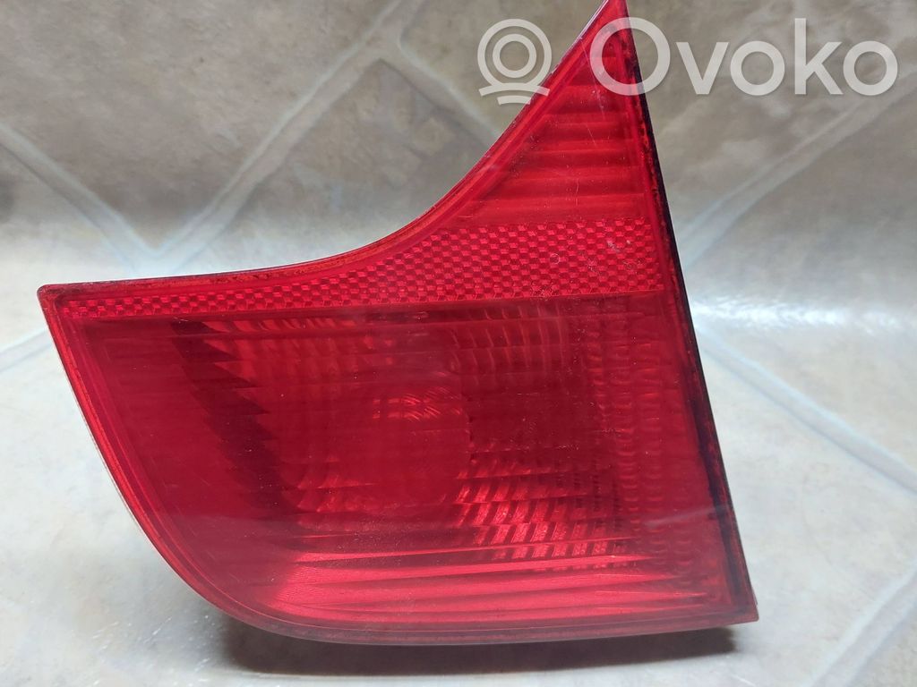 Audi A4 S4 B7 8E 8H Takaluukun takavalot 