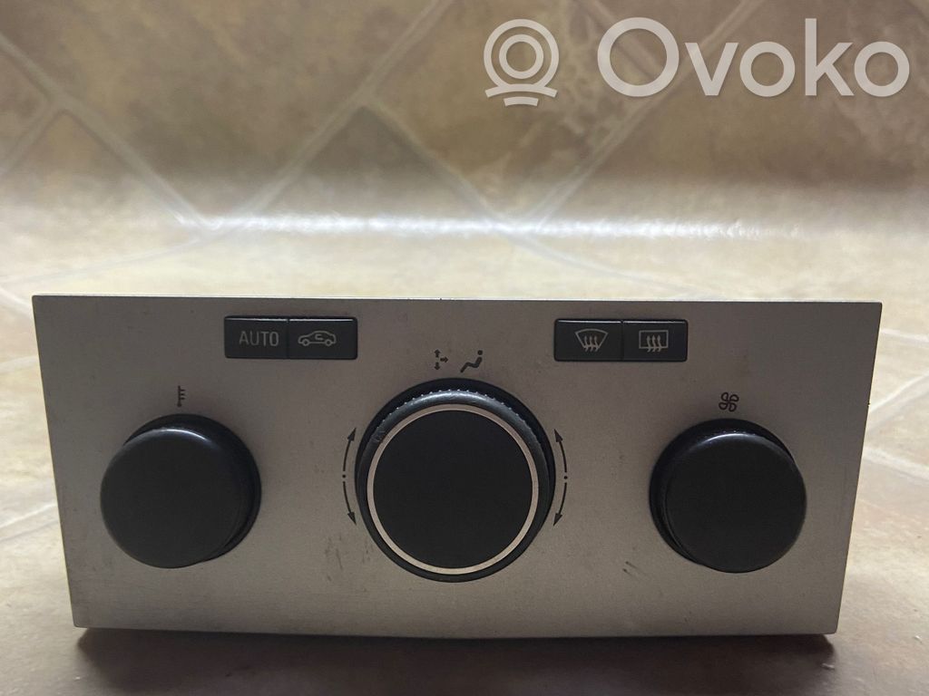 Opel Astra H Climate control unit 