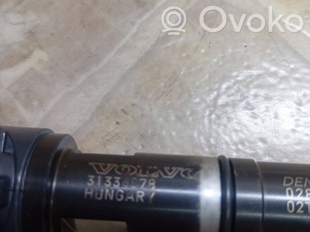 Volvo V40 Polttoainesuutin 