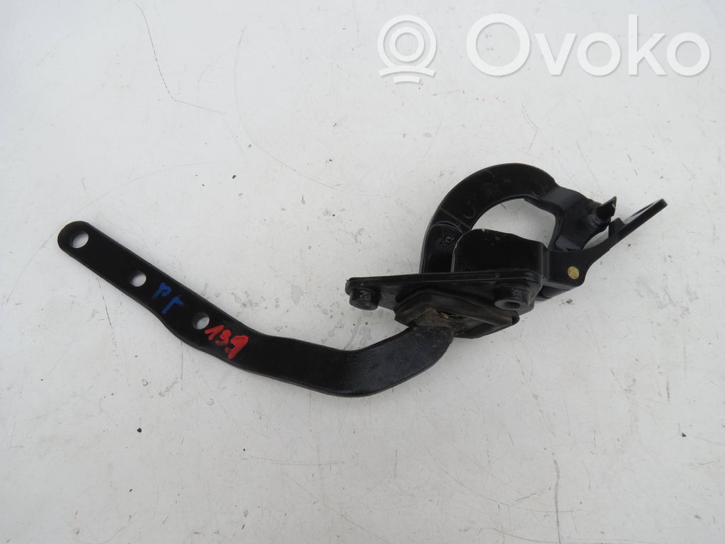 Volvo XC70 Tailgate/trunk/boot hinge 